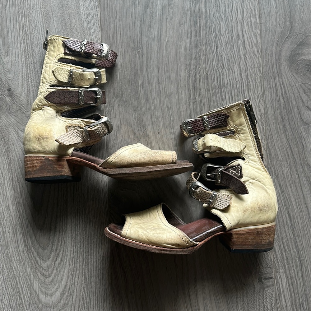 FREEBIRD PILAR Off-White Multi Size 6